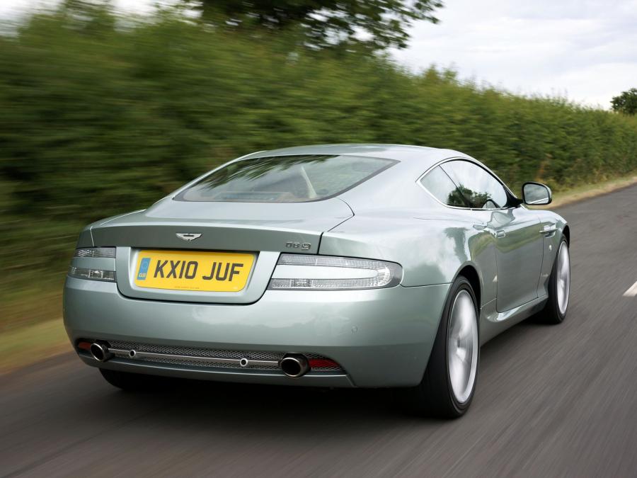  Aston Martin DB9 2010 года  (UK) (фото 2 из 5)